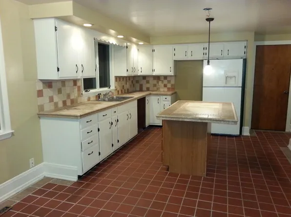 15175 Krueger St, Spring Lake, MI 49456