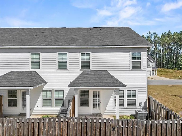 1071 Linsmore Ave — Photo 32