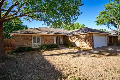 5706 87th Pl Photo 1