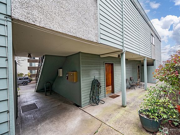 4th image of 1505 E Galer Street #1-4