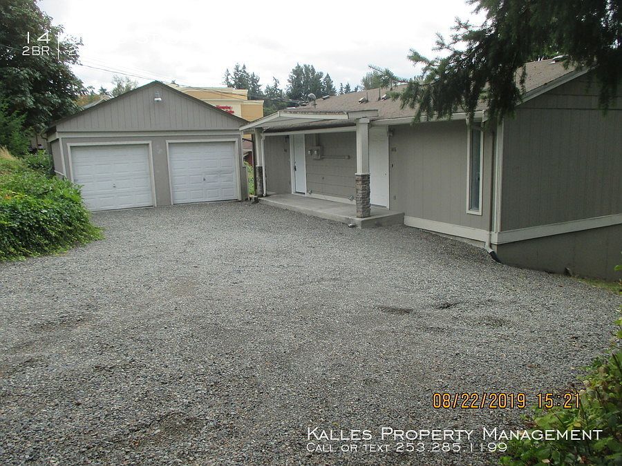 1st image of 1416 2nd St SE