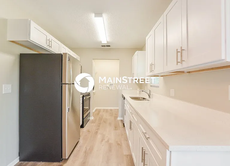 2040 10th Ave — Photo 10