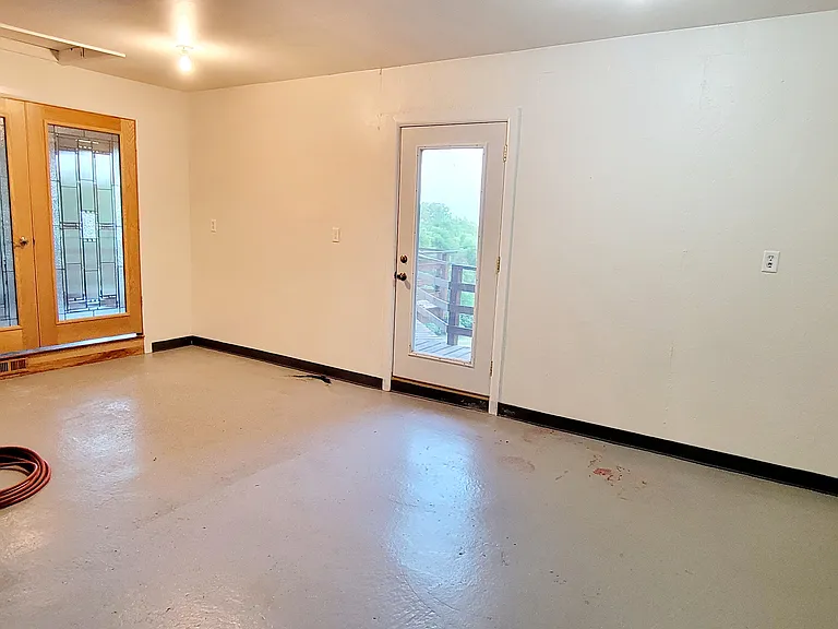 Bonus room for hobbies or workout area!