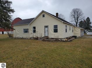 11931 S Cornwell Ave, Clare, MI 48617