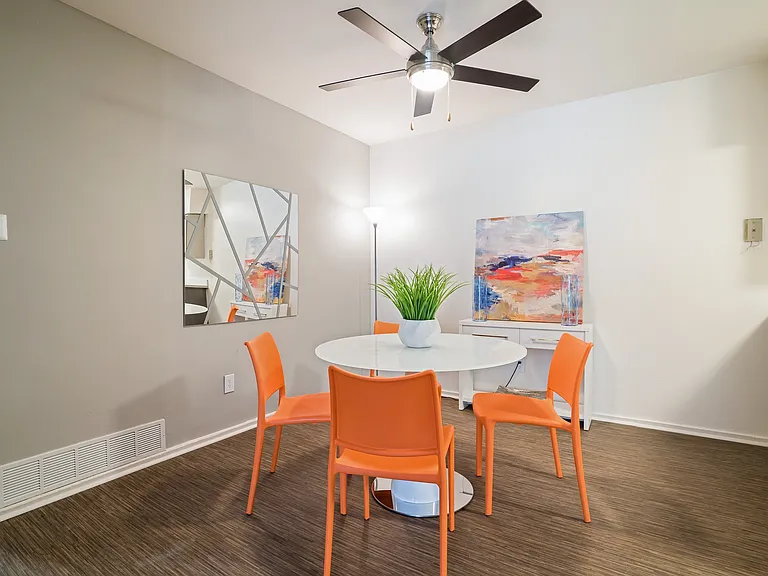 Modern Dining Area | Apartments For Rent Maryland Heights Missouri | Haven on The Lake