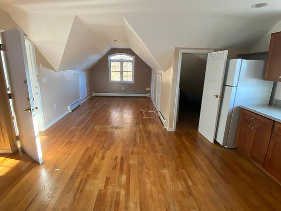 4th image of 236 Bay 8th St #3