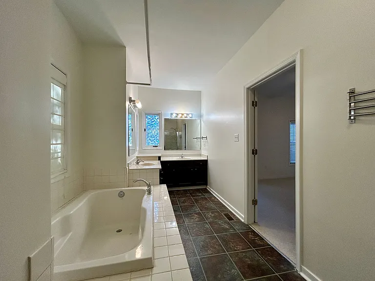 1520 Crawford Wood Dr — Photo 21
