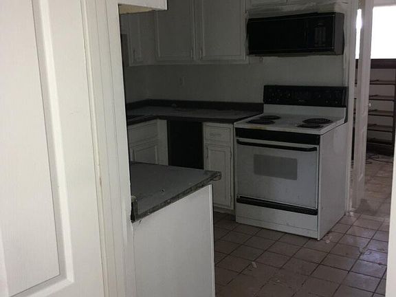 2nd image of 5920 Arncliffe Dr