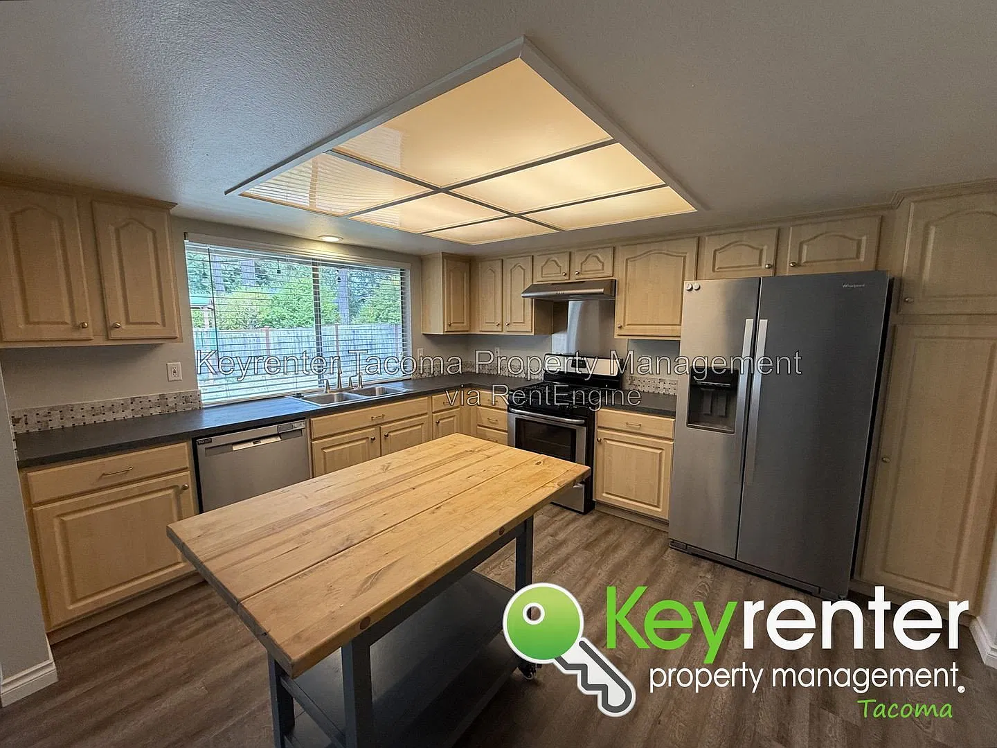 3 bed, 2.0 bath, 1561 sqft, $3,000 — Photo 4