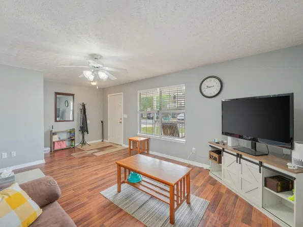 1847 Pointed Leaf Ln, Fort Walton Beach, FL 32547