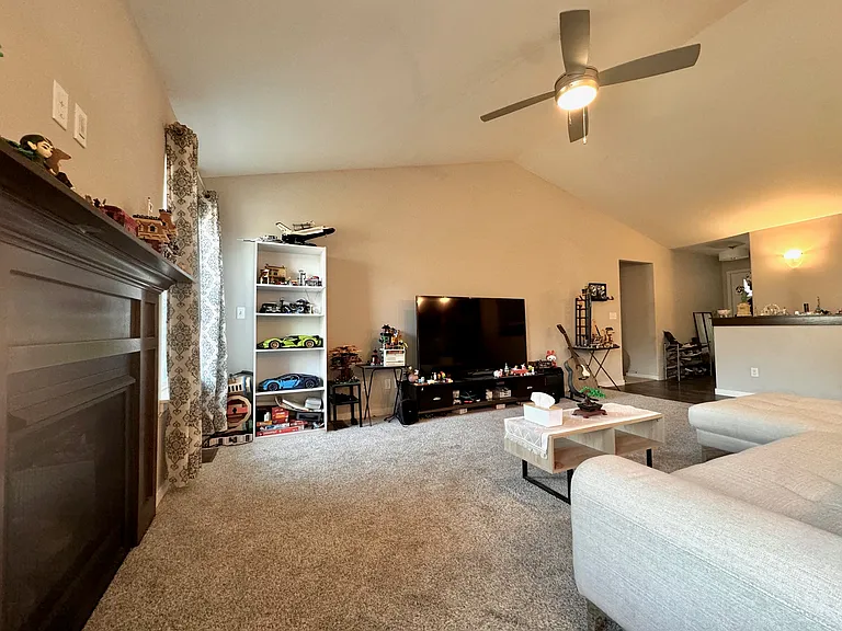 2202 Shady Grove Rd SW — Photo 9
