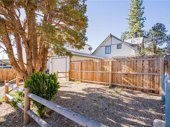 3rd image of 2092 Shady Ln
