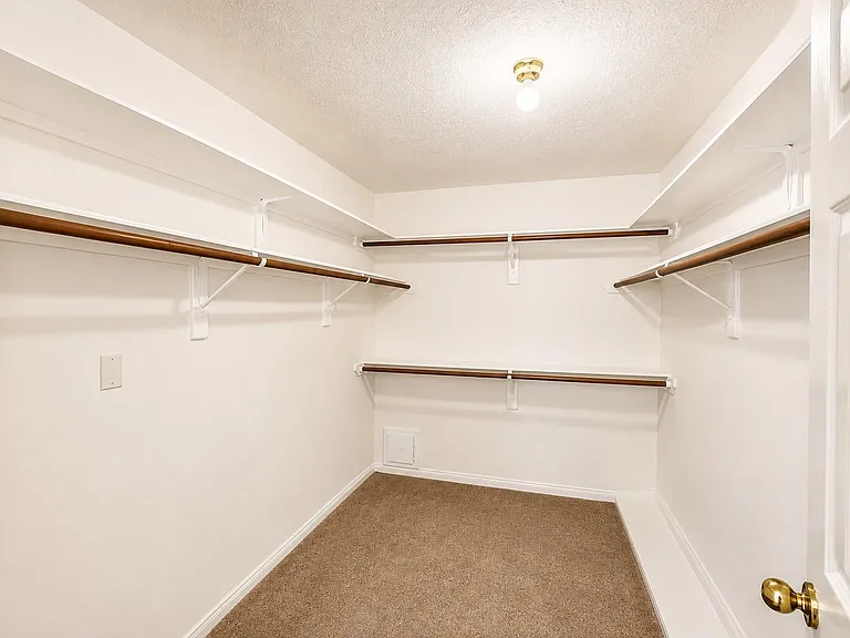 6858 Stillwater Dr — Photo 11