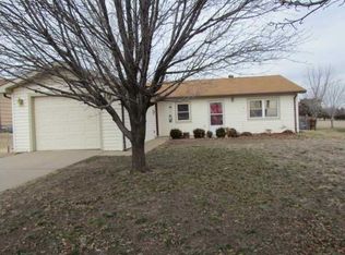 804 E Kelly Ave, Augusta, KS 67010
