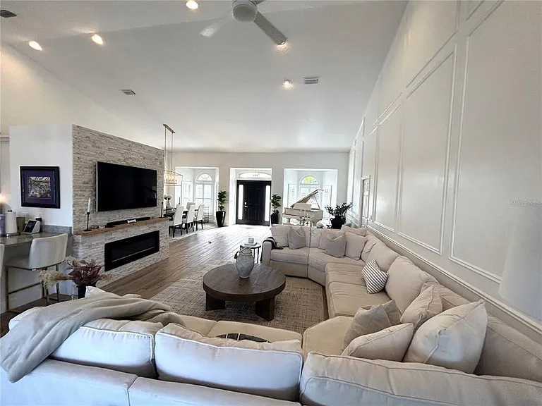 12109 Clubhouse Dr — Photo 6