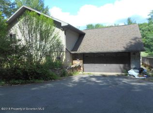 20 Evergreen Dr, Jermyn, PA 18433