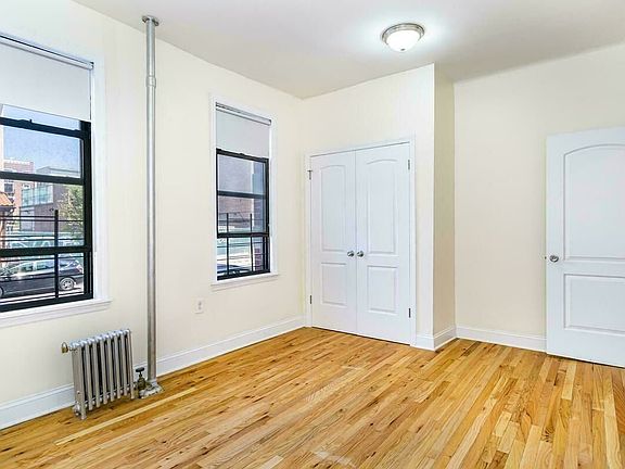 5th image of 470 W 165th St APT 4