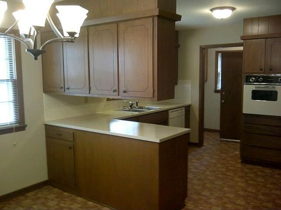 Upddated Kitchen, New Paint & Lighting, Lots of Storage