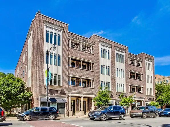 2401 N Janssen Ave APT 306, Chicago, IL 60614