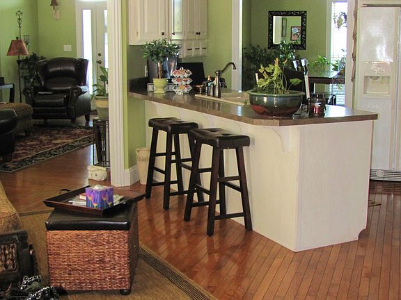 Kitchen bar