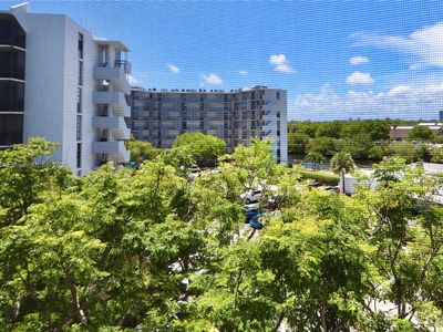 3475 N Country Club Dr APT 501, Aventura, FL, 33180