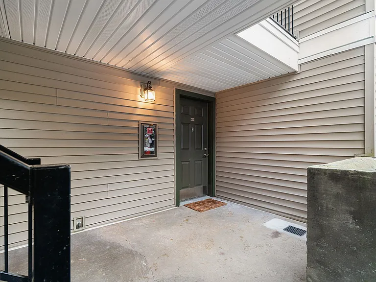11309 NE 128th St #F104 — Photo 20