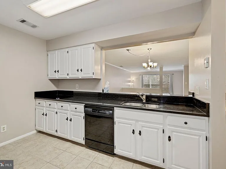 244 S Reynolds St #306 — Photo 4