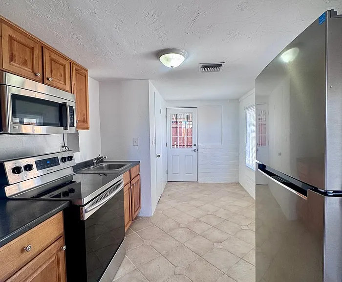 3156 E Towner St #2 — Photo 9