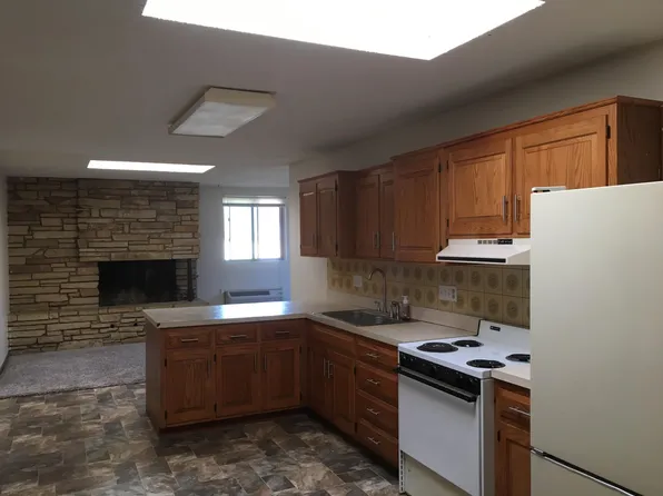 1215 Sylvan St APT 2, Emporia, KS 66801