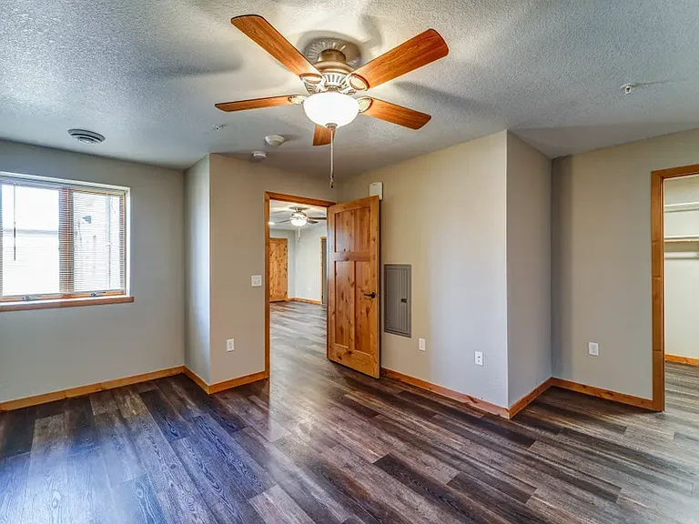 Sunset Place Apartments — Photo 56