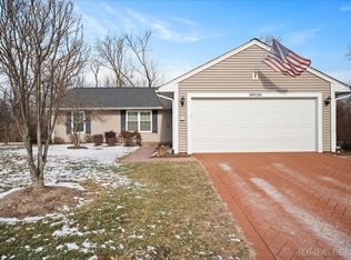 30W110 Huntington Dr, Warrenville, IL