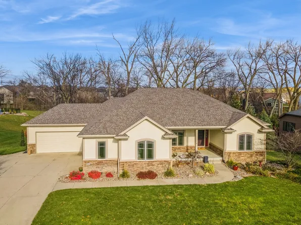 16111 Plum Dr, Urbandale, IA 50323