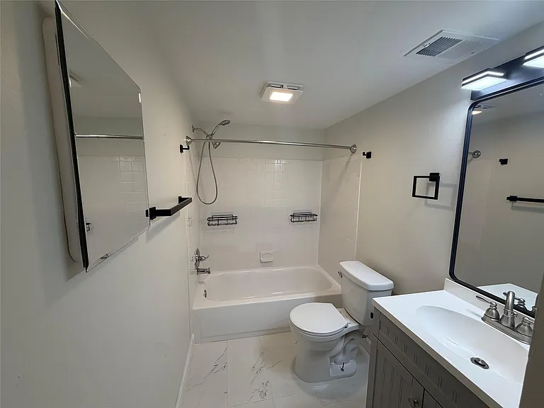 204 Princeton Dr — Photo 17