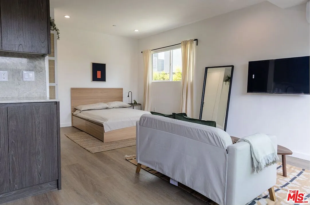 Studio, 1.0 bath, 400 sqft, $1,695 — Photo 4