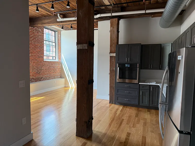1665 Main Street — Photo 13