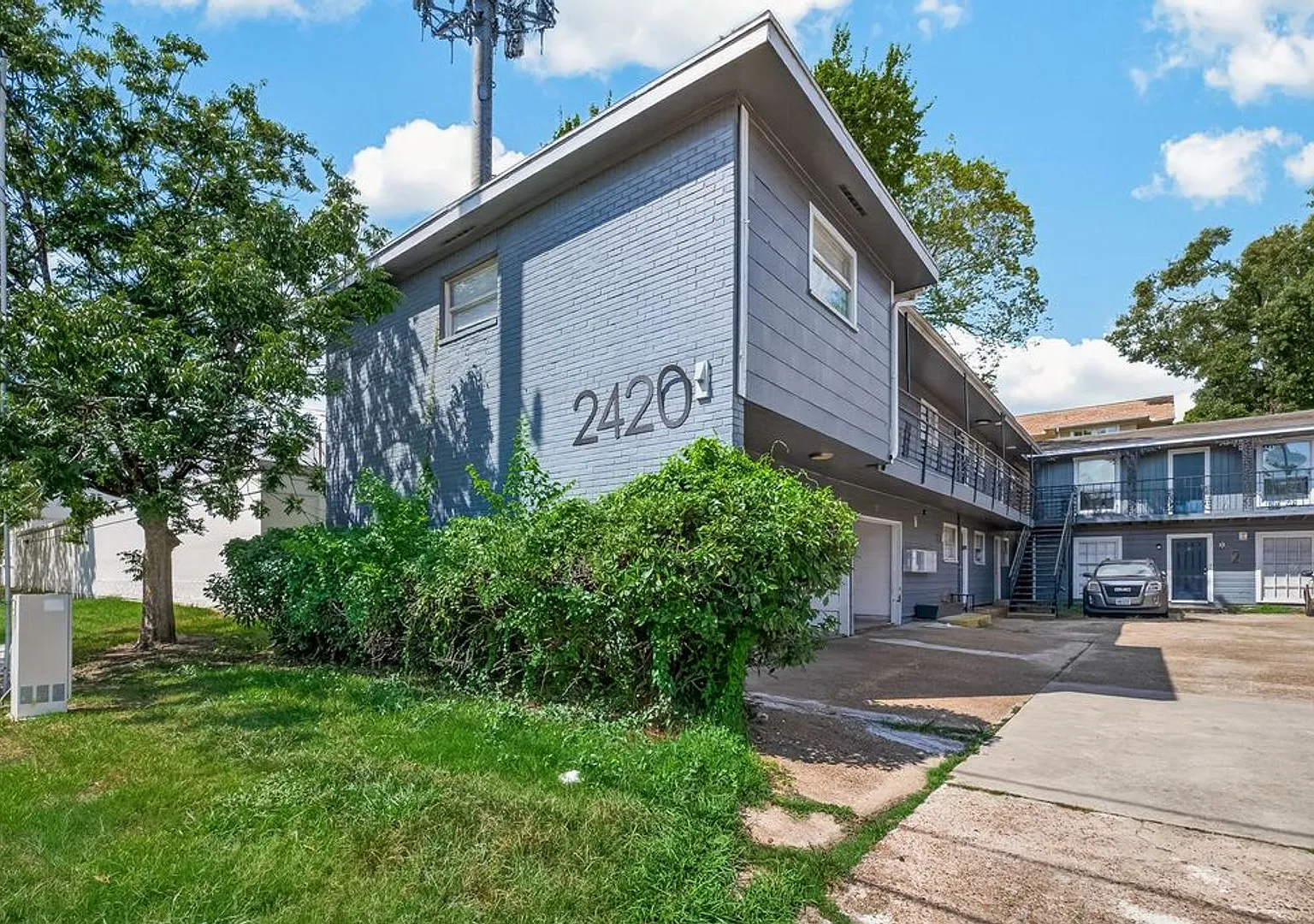 2420 McDuffie — Photo 2