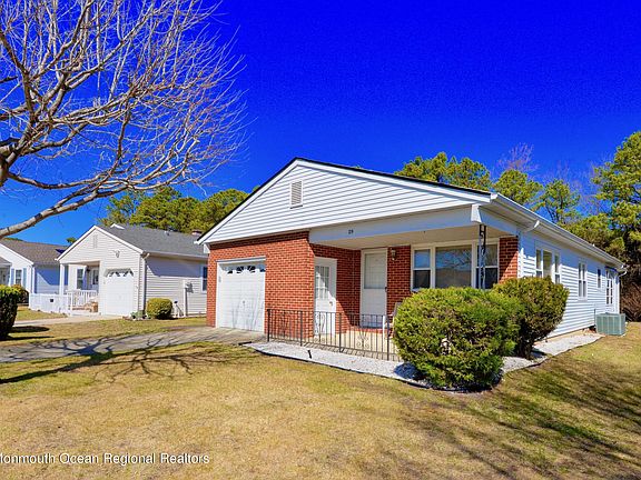 2nd image of 29 Redhook Bay Dr