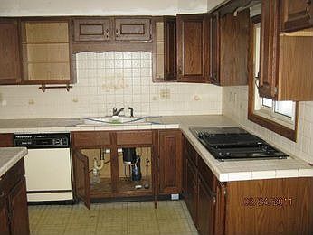 2nd image of 3302 Briarwood Dr