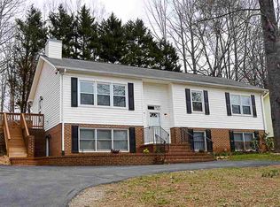 209 Saint Ives Rd, Charlottesville, VA 22911