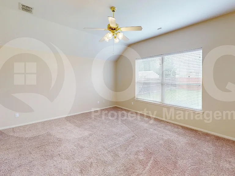 4800 Rum St — Photo 10