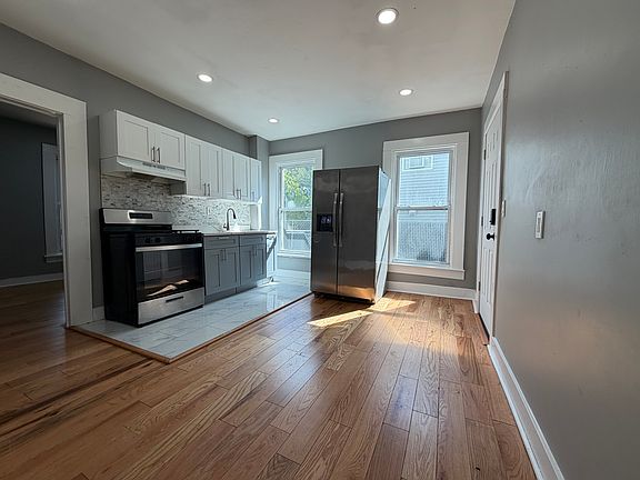 3rd image of 23 Hallock St APT B