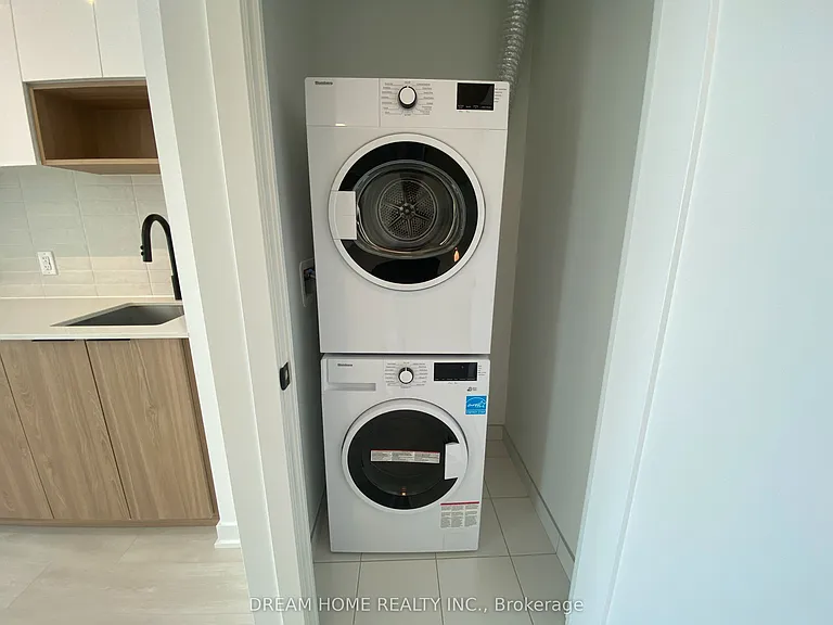 5 Defries St #911 — Photo 15