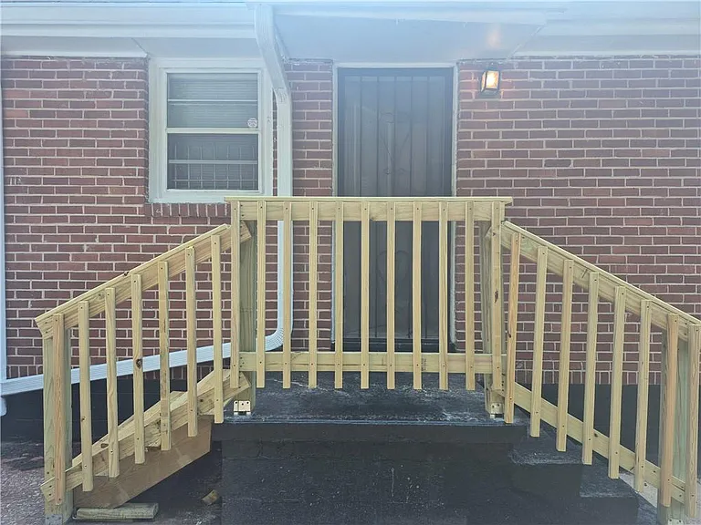 547 Westmeath Dr SW — Photo 25
