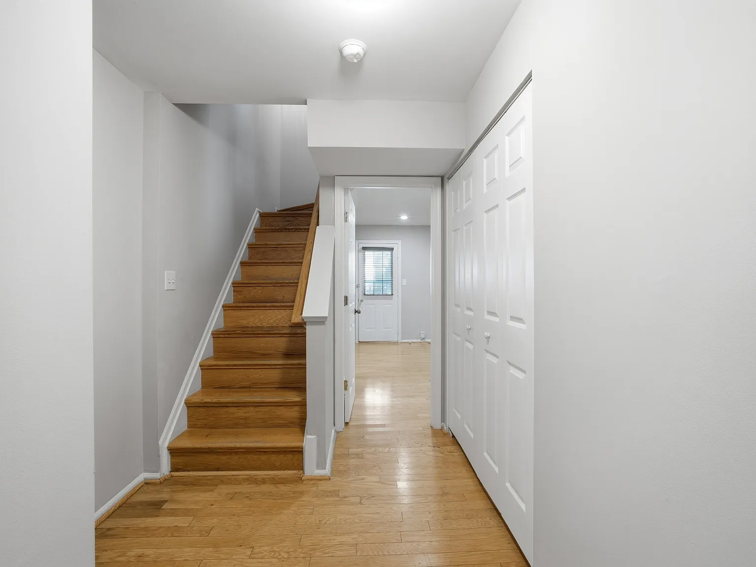 4 bed, 1450 sqft, $3,300 — Photo 2