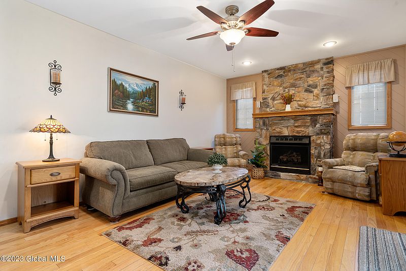 2nd image of 37 St Andrews Drive