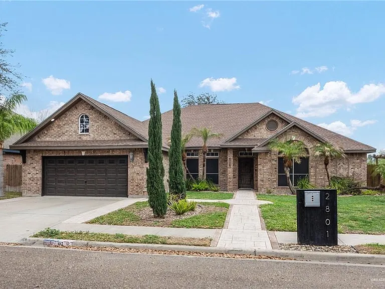 2801 Nicole Dr — Photo 1