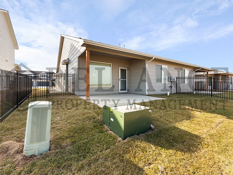 12438 Blanford St — Photo 5