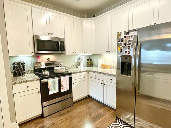 5th image of 722 Elmbrook Dr