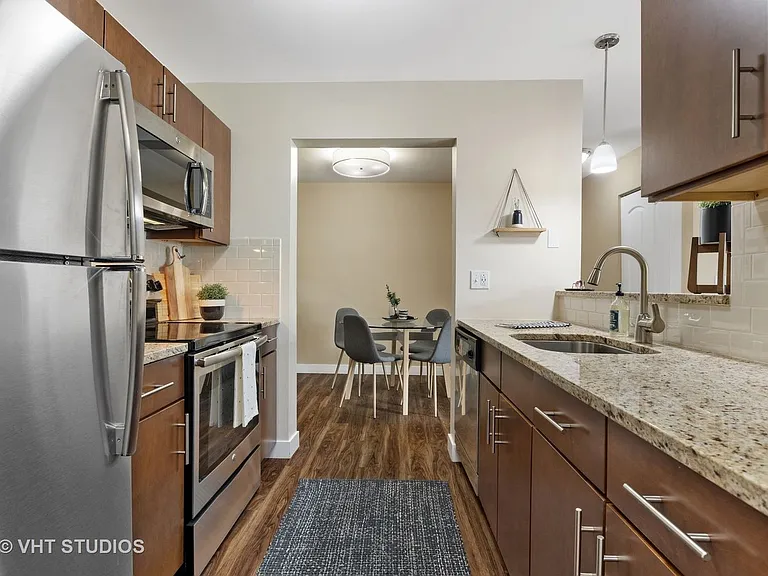 37 Kensington Cir #204 — Photo 14