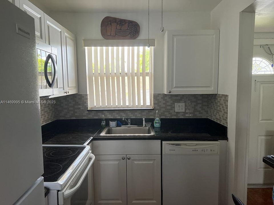 Sunrise Lakes Condominiums 8305 Sunrise Lakes Blvd Fort Lauderdale